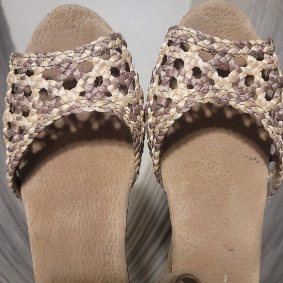 TOMS Stucco Satin Woven Cork Ankle Strap Peep Toe Wedge Sandal Sz 8 - Picture 8 of 9